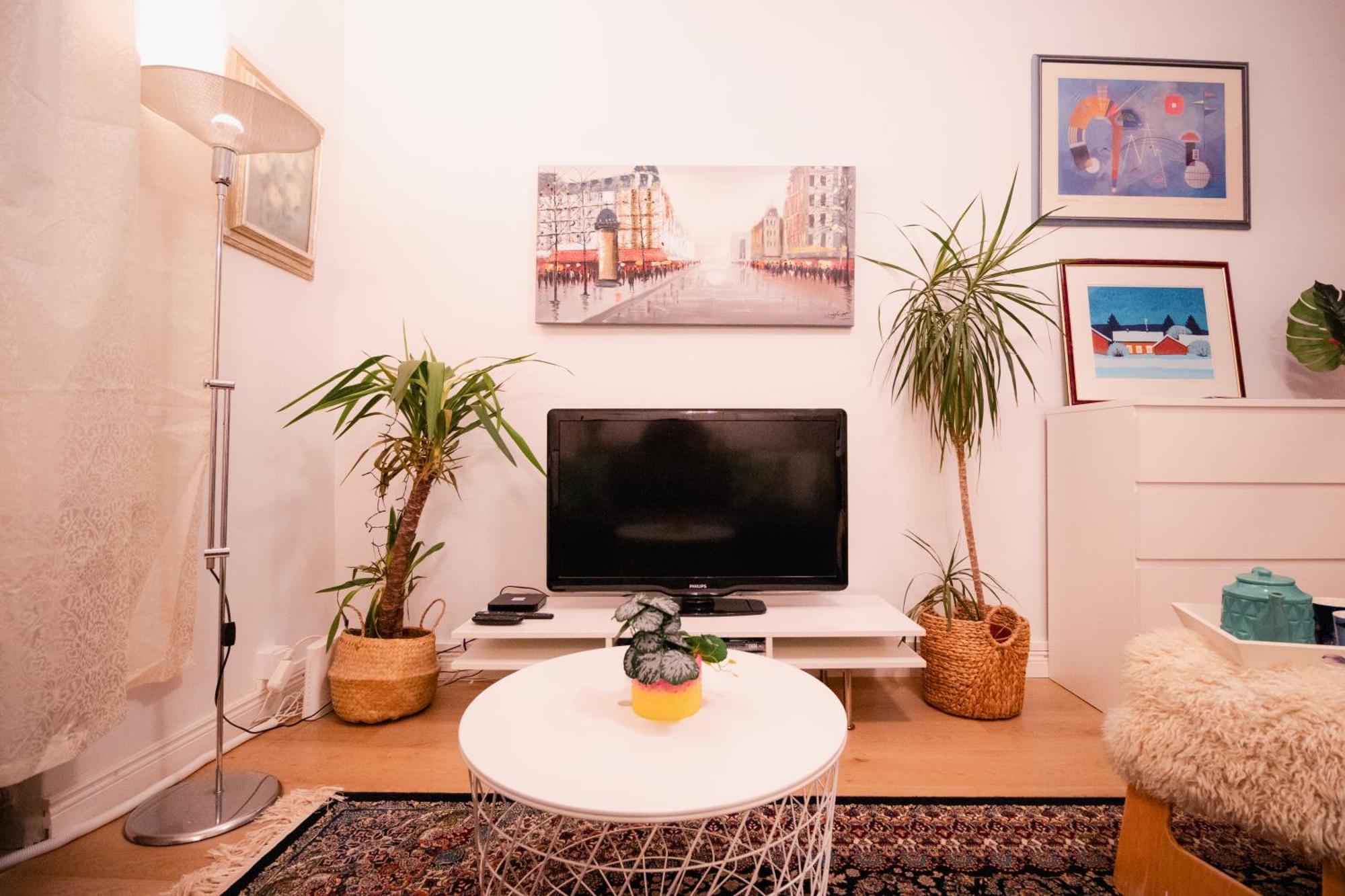 Lovely Flat In The Heart Of Хелзинки Екстериор снимка