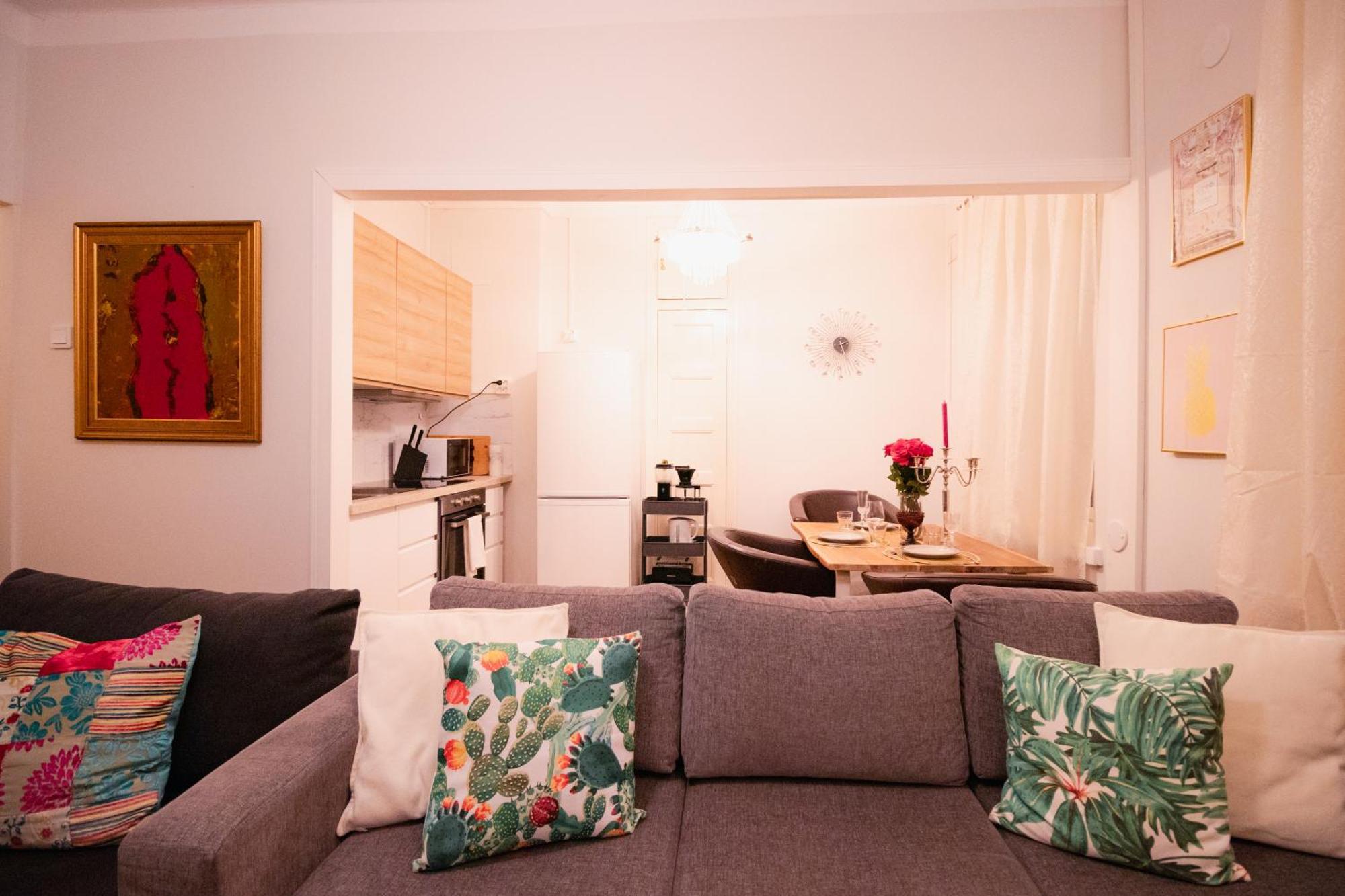 Lovely Flat In The Heart Of Хелзинки Екстериор снимка